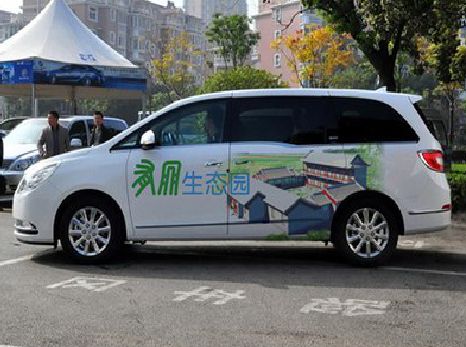 武平户外车贴喷绘如何保持效果?